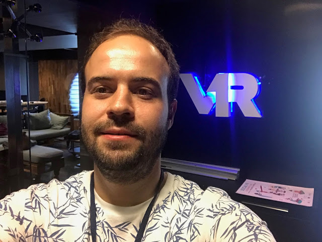 VR